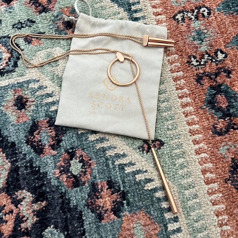 Kendra scott necklace